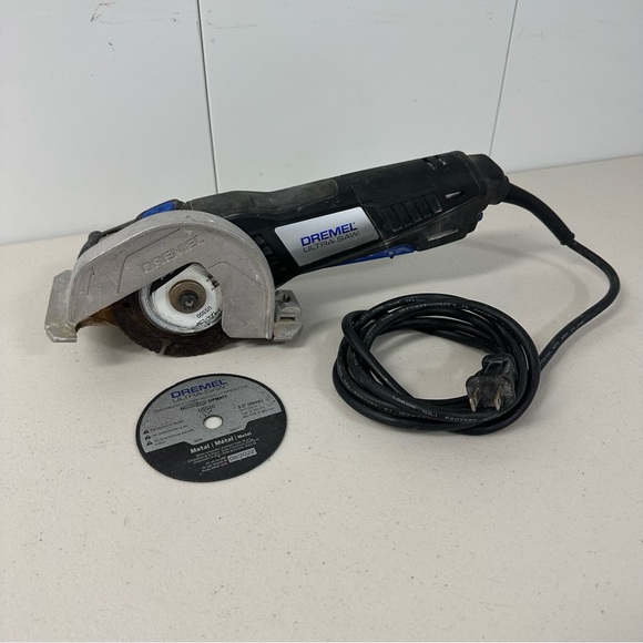 Dremel Ultra Saw 7.5 Amp 4" Compact Saw w/ Blades - Picture 2 of 7